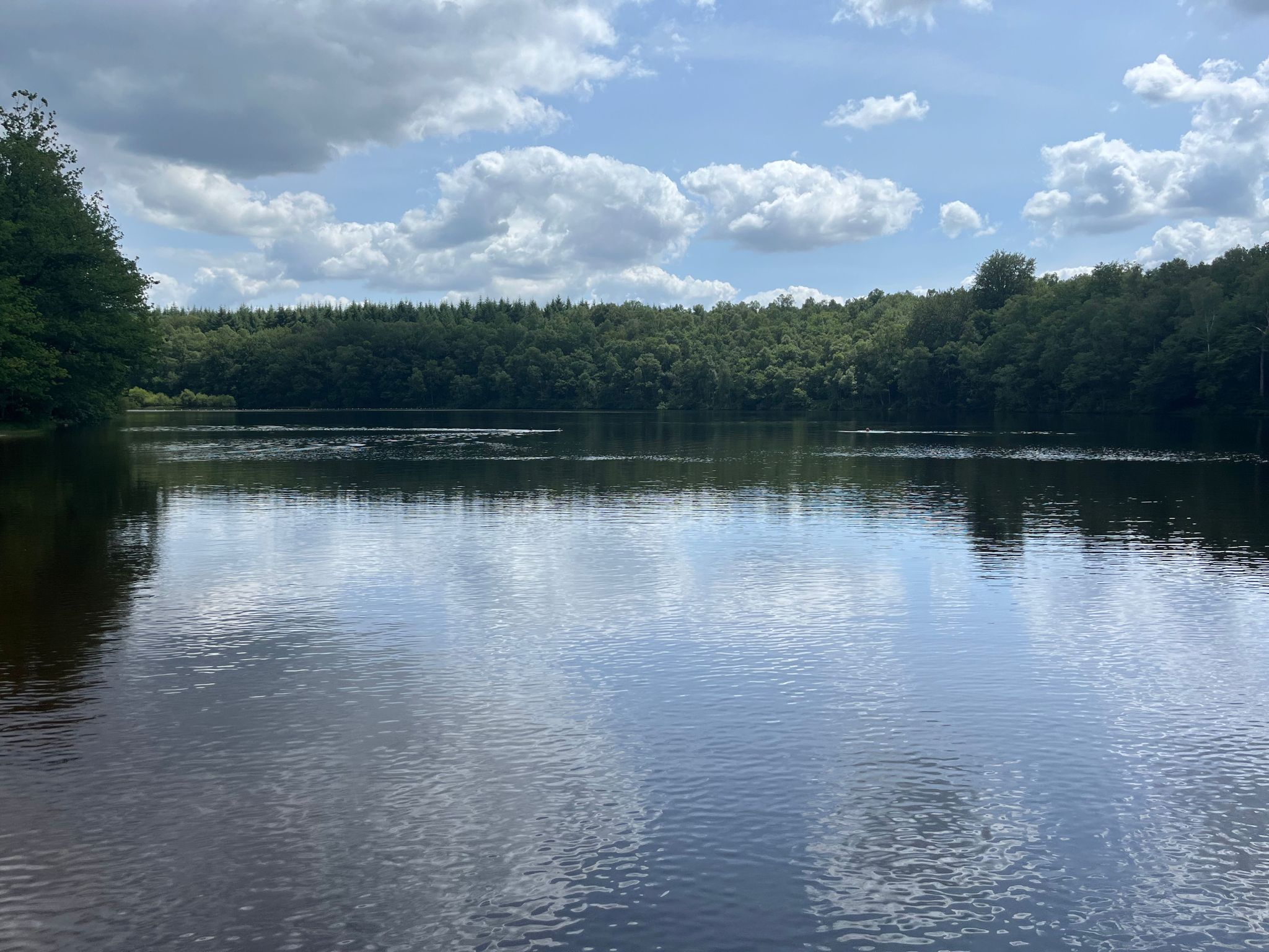 Etang de la Motte, zandstrand, suppen, waterrecreatie, waterfietsen, zwemmen